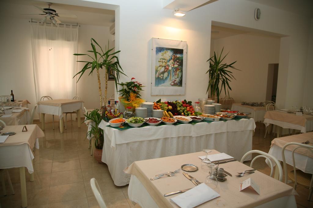 Hotel Toscana Marotta Exterior photo